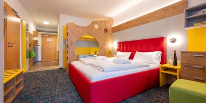Familienhotel - Einzelzimmer mit Kinderbett - Bayern - Kategorie Waldstein - Mein Krug