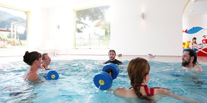 Familienhotel - Einzelzimmer mit Kinderbett - Bayern - Aqua Fitness - Bewegung im Wasser  - Mein Krug