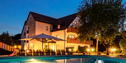 Familienhotel - Preisniveau: moderat - PLZ 95485 (Deutschland) - Außenansicht - Familienhotel Friedrichshof