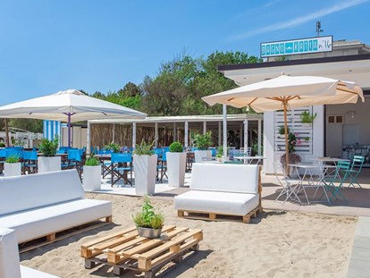 Familienhotel - Pools: Außenpool nicht beheizt - Misano Adriatico - Stranslounge - Hotel King Marte