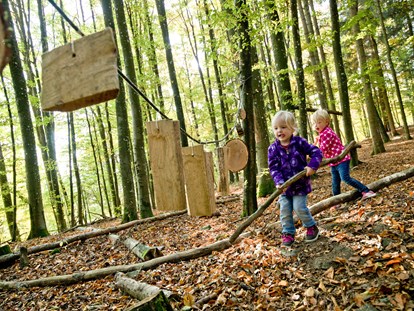 Familienhotel - Umgebungsschwerpunkt: Berg - Kids im Abenteuerwald - Familotel Landhaus zur Ohe