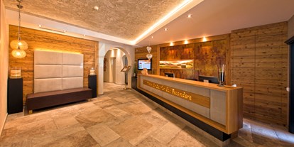 Familienhotel - Sauna - Tirol - Die Rezeption - Hotel Truyenhof