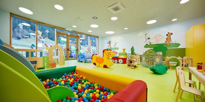 Familienhotel - Babyphone - große, lichtdurchflutete Kinderbetreuungsräume - Dachsteinkönig - Familux Resort 