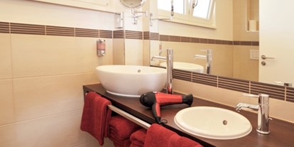 Familienhotel - Suiten mit extra Kinderzimmer - Deutschland - Badezimmer Storchennest - Bodensee-Resort Storchen Spa & Wellness