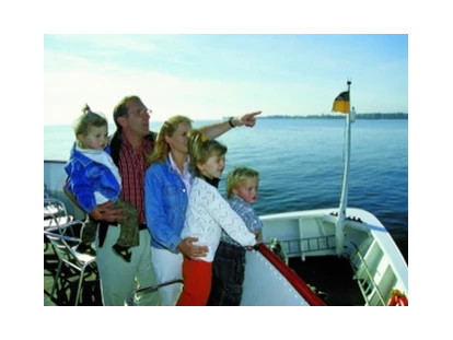 Familienhotel - Spielplatz - mit dem Schiff auf dem Bodensee macht immer Spaß - Bodensee-Resort Storchen Spa & Wellness