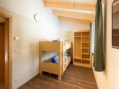 Familienhotel - Suiten mit extra Kinderzimmer - Füssen - Appartement Rohnespitz (Kinderzimmer) - Familotel Spa & Familien-Resort Krone