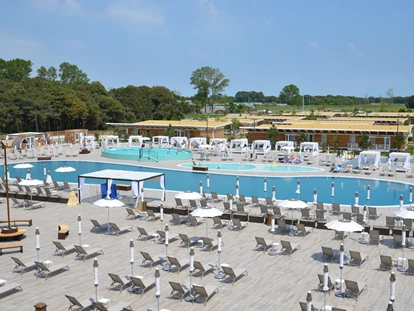 Familienhotel - Pools: Außenpool beheizt - Udine - Lino delle Fate Eco Village Resort