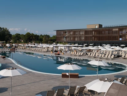 Familienhotel - Pools: Außenpool beheizt - Lignano Sabbiadoro - Lino delle Fate Eco Village Resort