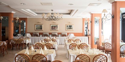 Familienhotel - Verpflegung: Halbpension - Balatonkenese - Restarurant - Hotel Marina-Port****