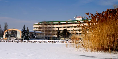 Familienhotel - Spielplatz - Ufer - Hotel Marina-Port****