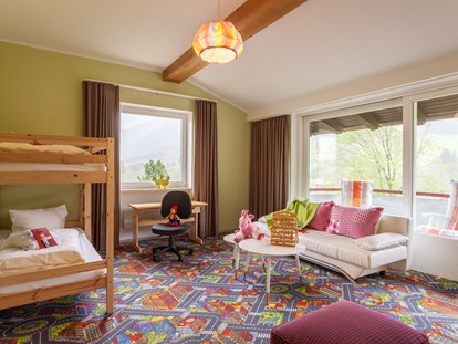 Familienhotel - Skikurs direkt beim Hotel - Ehrwald - Kinderzimmer mit Stockbett - Familotel Bavaria Pfronten