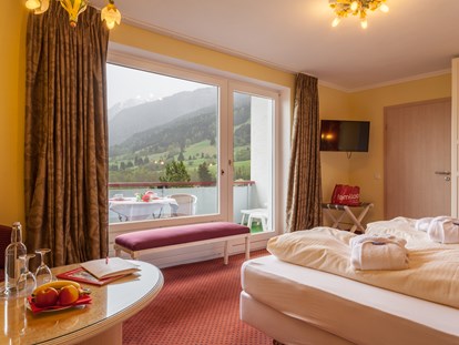 Familienhotel - Skikurs direkt beim Hotel - Ehrwald - komfortables und gemütlich eingerichtetes Familienzimmer - Familotel Bavaria Pfronten