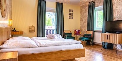 Familienhotel - Pools: Innenpool - Garmisch-Partenkirchen - Leiners Familienhotel