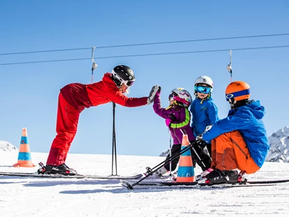 Familienhotel - Suiten mit extra Kinderzimmer - Medraz - Skifahren - Alpenhotel Kindl