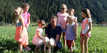 Familienhotel - Wellnessbereich - Ried im Oberinntal - Kinder auf dem Bauernhof - Alpenhotel Kindl