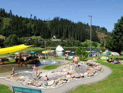 Familienhotel - Kinderwagenverleih - Kleinboden (Fügen, Uderns) - Badesee - Das Hopfgarten Familotel Tirol