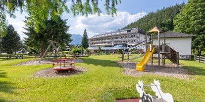 Familienhotel - Pools: Außenpool beheizt - Schlattham - Hotel-Restaurant Grimmingblick