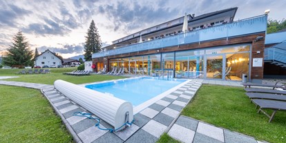 Familienhotel - Pools: Außenpool beheizt - Rading (Roßleithen) - Hotel-Restaurant Grimmingblick