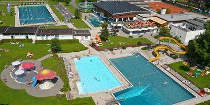 Familienhotel - Umgebungsschwerpunkt: Berg - PLZ 6370 (Österreich) - Panorama Badewelt - keine 200 Meter entfernt - neu mit Kinderparadies und Turborutsche im Innenbereich und freier Eintritt für unsere Gäste! - Familienhotel Central 