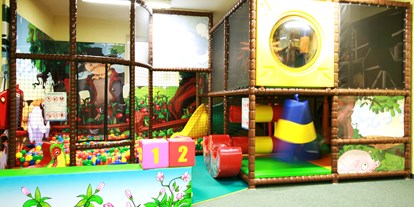 Familienhotel - Suiten mit extra Kinderzimmer - Soft-Play-Anlage - Familienhotel Oberkarteis