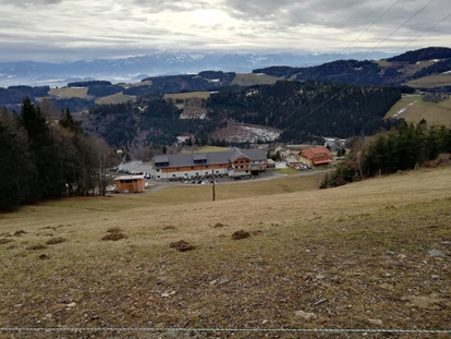 Familienhotel - Umgebungsschwerpunkt: Berg - Aich (Feldkirchen in Kärnten) - Der Petschnighof von oben - Familien Resort Petschnighof