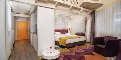 Familienhotel - Umgebungsschwerpunkt: Therme - Panorama Suite - Kolping Hotel Spa & Family Resort