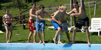 Familienhotel - Pools: Außenpool nicht beheizt - Oberlengdorf - Schwimmbad - Hotel Pension Pürcherhof