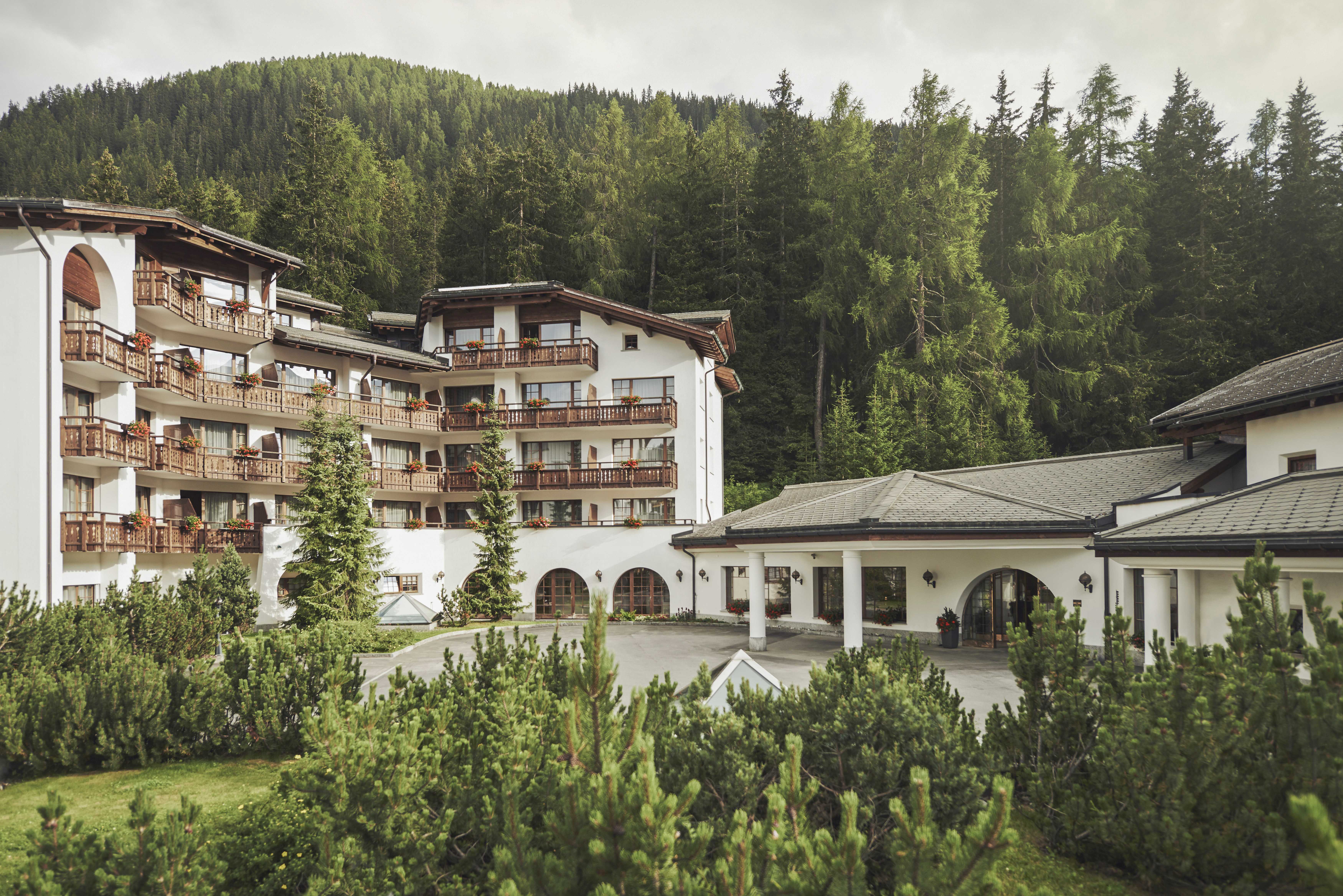 Kinderhotel - Aussenansicht Winter - Hotel Waldhuus Davos