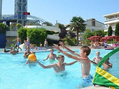 Familienhotel - Pools: Außenpool nicht beheizt - Udine - Aparthotel & Villaggio Planetarium Resort 