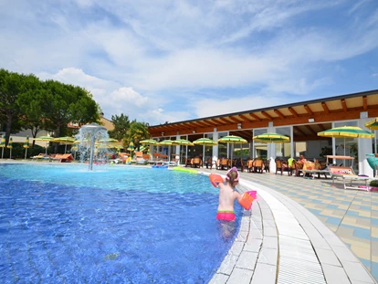 Familienhotel - Pools: Außenpool nicht beheizt - Lignano Sabbiadoro - Aparthotel & Villaggio Marco Polo