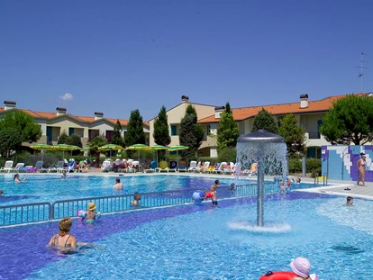 Familienhotel - Pools: Außenpool nicht beheizt - Bibione - Aparthotel & Villaggio Marco Polo