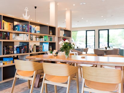 Familienhotel - Umgebungsschwerpunkt: Meer - Spieltisch & Bücherbörse - Hotel Strandkind Familotel Ostsee