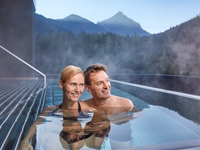 Familienhotel - Umgebungsschwerpunkt: Berg - Schlitters - Ein Ausblick - ein Traum - Almhof Family Resort & SPA