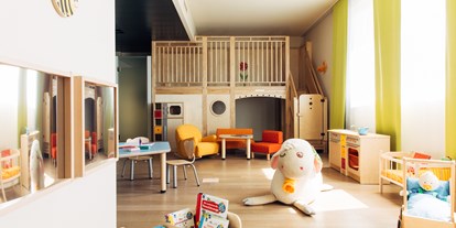 Familienhotel - Einzelzimmer mit Kinderbett - Münchner Umland - harry's home München Moosach