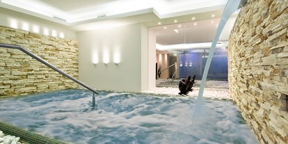 Familienhotel - Pools: Außenpool nicht beheizt - Riccione - Whirlpool im Wellnessbereich - Hotel Sarti