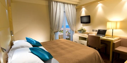 Familienhotel - Verpflegung: Frühstück - Rimini Viserbella - Zimmer mit Doppelbett - Hotel Sarti