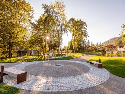 Familienhotel - Spielplatz - Kössen - Das Bayrischzell Familotel Oberbayern