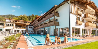 Familienhotel - Einzelzimmer mit Kinderbett - Deutschland - Das Bayrischzell Familotel Oberbayern