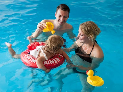 Familienhotel - Bad Hindelang - Familienschwimmen - Pitzis Kinderhotel