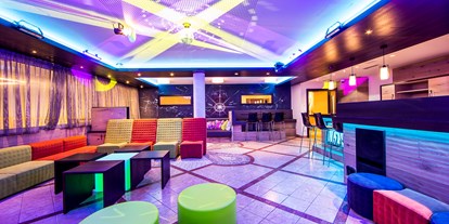 Familienhotel - Teenager-Programm - Lounge Bereich - Quellenhof Luxury Resort Passeier