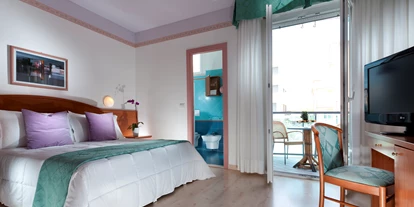 Familienhotel - Babybetreuung - Zimmer mit Doppelbett - Hotel Lungomare