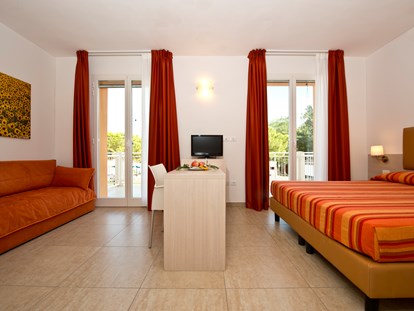 Familienhotel - Umgebungsschwerpunkt: Meer - Hotel Superior - Club Village & Hotel Spiaggia Romea