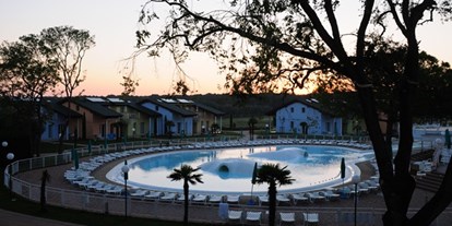 Familienhotel - Umgebungsschwerpunkt: Strand - Emilia Romagna - Poolbereich - Club Village & Hotel Spiaggia Romea