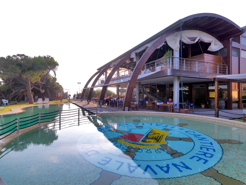 Kinderhotel - Pool und Hauptgebaude - Canado Family Hotel