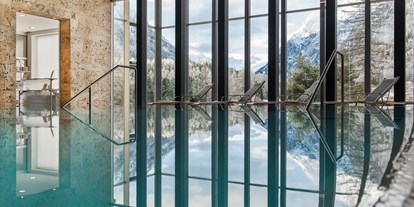 Familienhotel - Pools: Außenpool beheizt - Davos Platz - Wellnessbereich Hotel Saratz - Hotel Saratz
