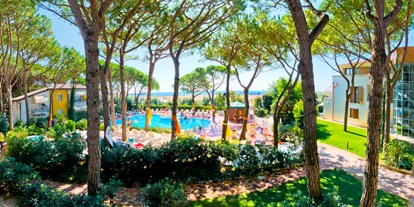 Familienhotel - Spielplatz - Venetien - Ihr Urlaub wird in einem 8000 mq Areal direkt am Meer Stattfinden, mit vielen Relax Zonen, und natürlich auf viel Platz zum Spielen und Austoben von ihren Kindern ☺ - PARK HOTEL PINETA - Family Relax Resort