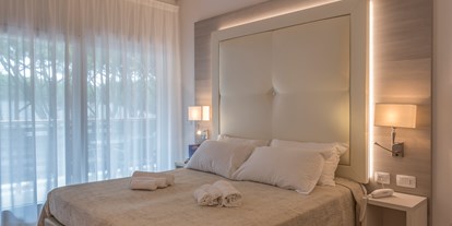 Familienhotel - Pools: Infinity Pool - Bibione - Venezia Italia - PARK HOTEL PINETA - Family Relax Resort