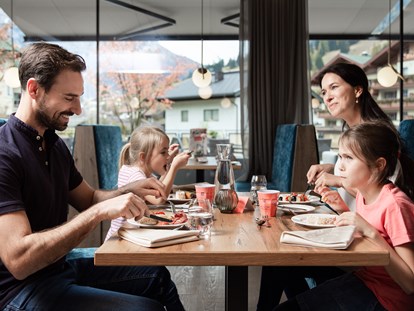 Familienhotel - Skikurs direkt beim Hotel - Ehrwald - Alpenrose - Familux Resort 