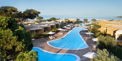Familienhotel - Schwimmkurse im Hotel - Ikos Olivia