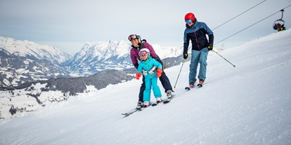 Familienhotel - Pools: Innenpool - Salzburg - Skiurlaub in St. Johann in Salzburg
Snow Space Salzburg - Verwöhnhotel Berghof